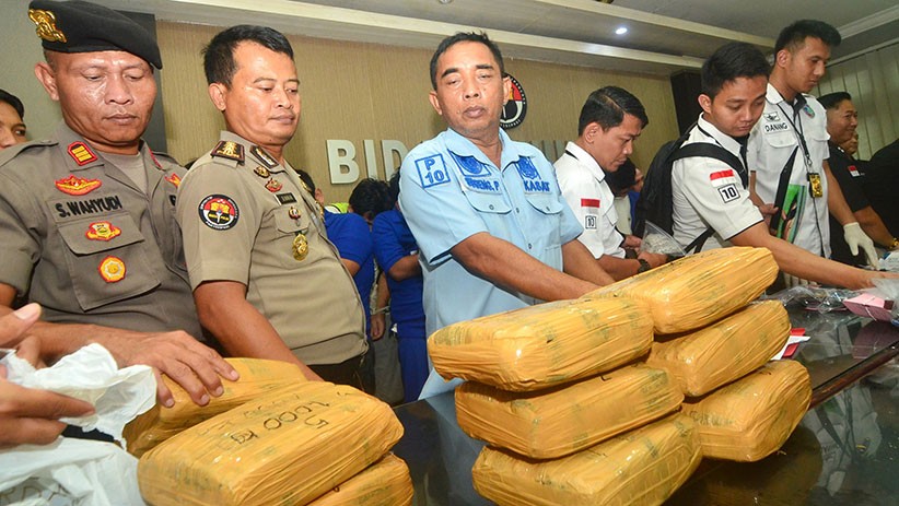 Polisi Bongkar Peredaran 10,9 Kg Sabu Dalam Kemasan Teh China - Bagian 3