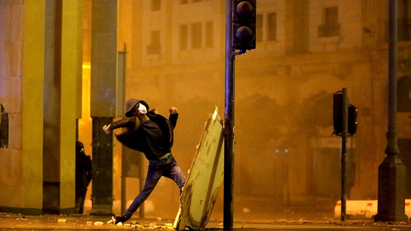 Lebanon Dilanda Krisis, Demonstran Bentrok dengan Polisi - Bagian 3