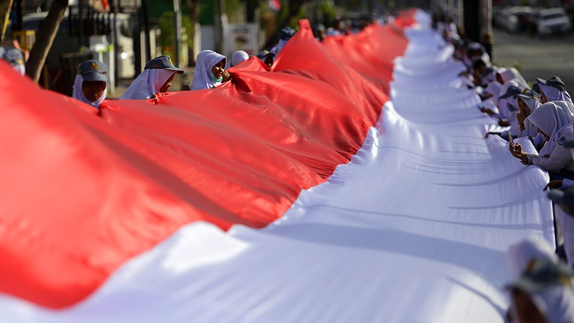 Hari Patriotik Gorontalo, 2.300 Meter Kain Merah Putih Dibentangkan di Pusat Kota - Bagian 1