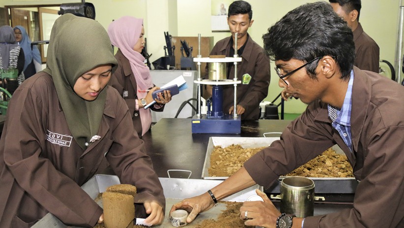 Semen Indonesia Revitalisasi Laboratorium Teknik Sipil Universitas Bung Hatta - Bagian 3