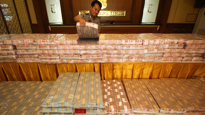 Deretan Barang Bukti Uang dan Mobil Kasus Investasi Bodong MeMiles - Bagian 1