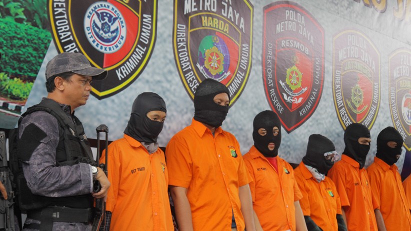 Ungkap Kasus Pembobolan Rekening Ilham Bintang, Polisi Tangkap 8 Tersangka - Bagian 2