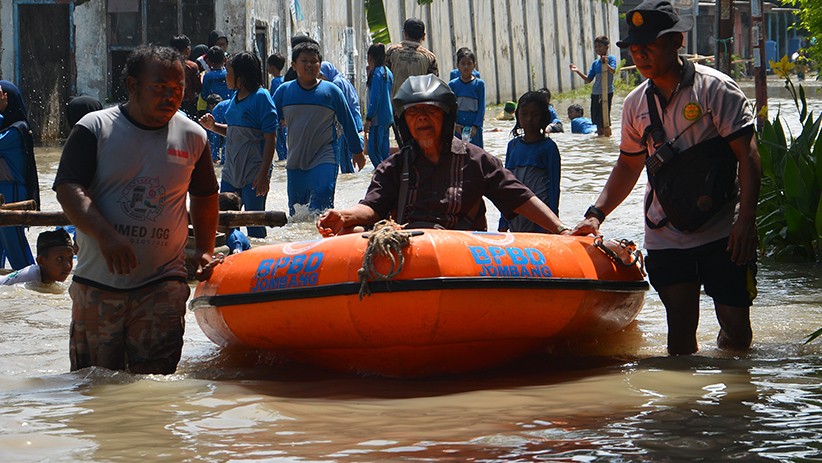 Ratusan Rumah di Jombang Terendam Banjir Sejak 5 Hari - Bagian 3