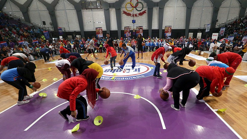 2.000 Guru Olahraga se-Jawa Timur Dapat Ilmu Basket dari Pelatih NBA - Bagian 4