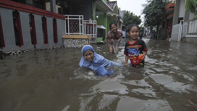Intensitas Hujan Tinggi, Perumahan di Depok Terendam Banjir - Bagian 2