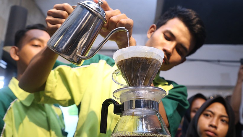 Penyandang Tunarungu dan Tunawicara Ikuti Pelatihan Barista di Surabaya - Bagian 2