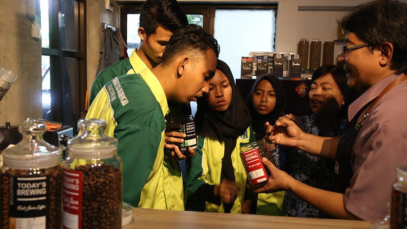 Penyandang Tunarungu dan Tunawicara Ikuti Pelatihan Barista di Surabaya - Bagian 3