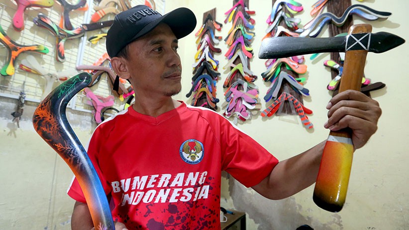 Kerajinan Bumerang Bermotif Wayang Ini Diekspor hingga Prancis - Bagian 3