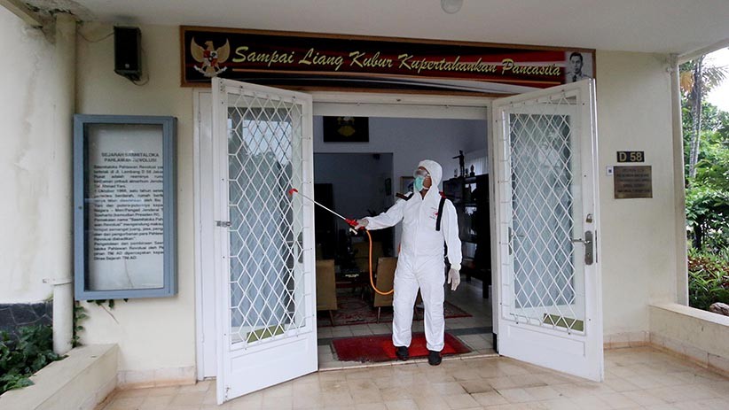 Cegah Virus Korona, Museum Ahmad Yani Diemprot Cairan Disinfektan - Bagian 4