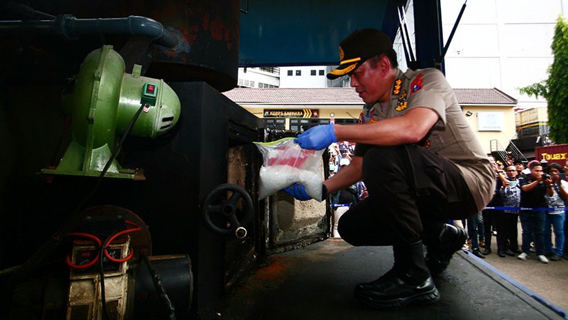 Polres Tanjung Perak Surabaya Musnahkan 30 Kg Sabu Jaringan Malaysia - Bagian 5