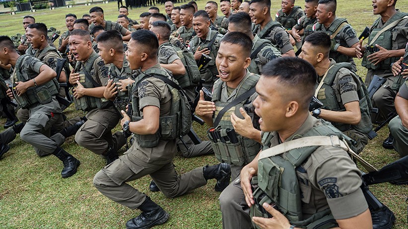 Tingkatkan Keamanan, 100 Personel Brimob Polda Kalteng Berangkat ke Papua - Bagian 1