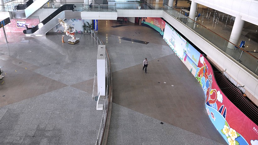 WNA Dilarang Masuk Indonesia, Bandara I Gusti Ngurah Rai Sepi - Bagian 1