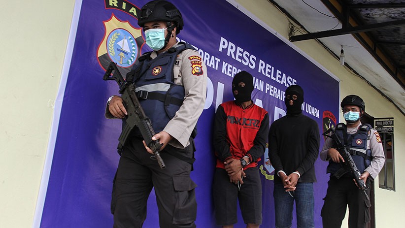 Polairud Polda Riau Tangkap Pelaku Pembalakan Liar, 55 Rakit Kayu Meranti Disita - Bagian 1