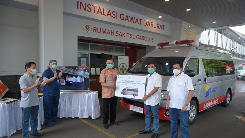 Astra Financial Donasikan Ambulans untuk Rumah Sakit St. Carolus - Bagian 1