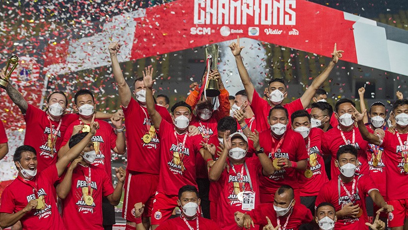 Euforia Pemain Persija Angkat Trofi Piala Menpora - Bagian 2