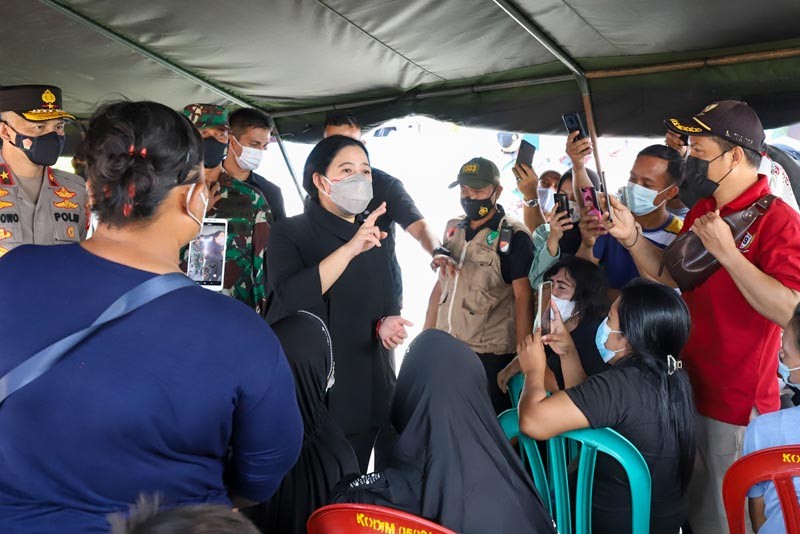 Puan Maharani Tinjau Pelaksanaan Vaksinasi di Permukiman Padat Penduduk Tegal Alur  - Bagian 1